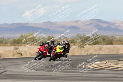 media/Nov-16-2025-Race Pace (Sun) [[8c5fa54630]]/Verified Riders/7-Turn 4 (1155am)/